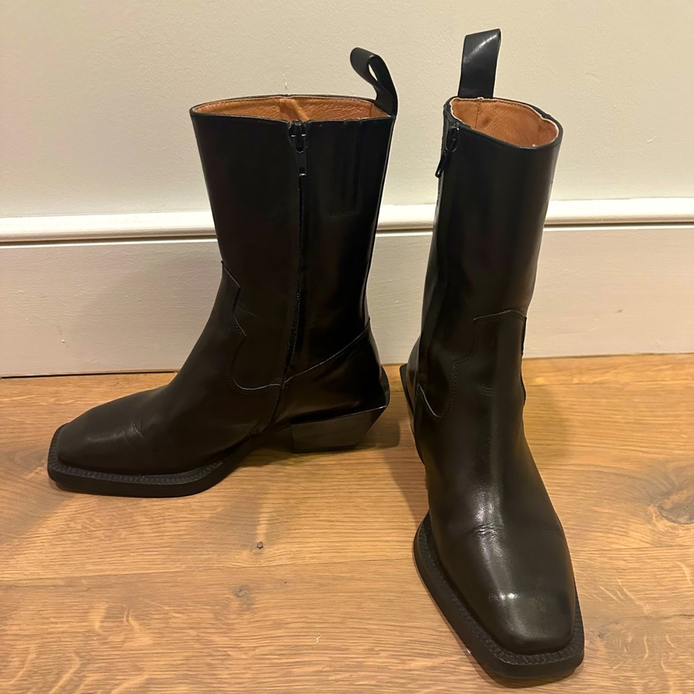 Alias Mae Penny Black Boot